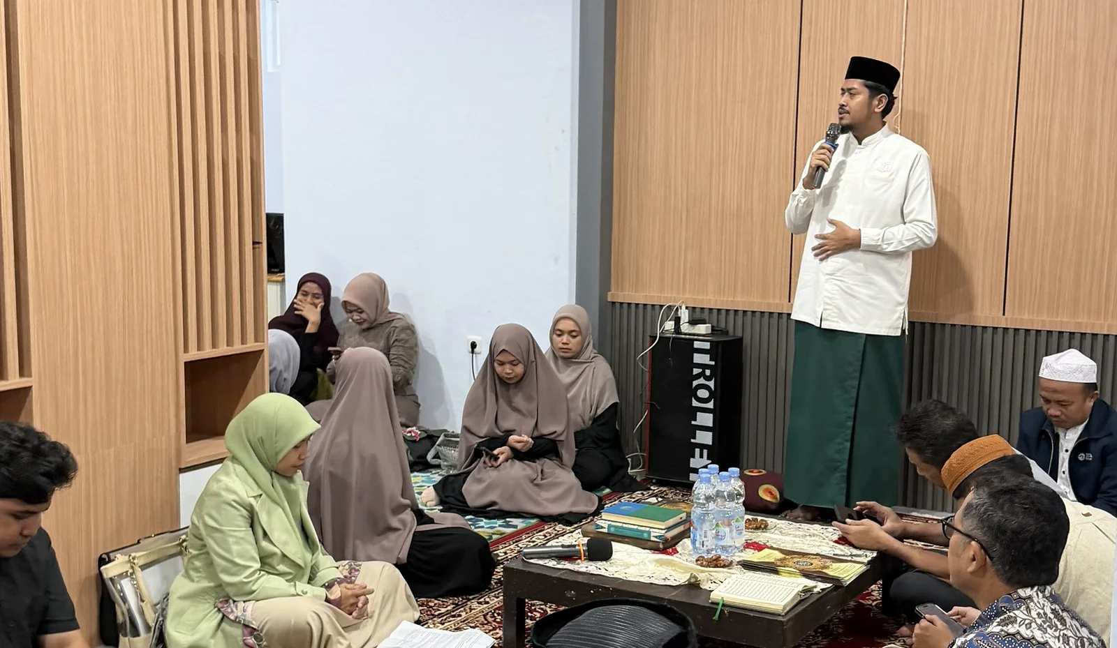 Prodi Manajemen FEB UNM Gelar Buka Puasa Bersama untuk Pererat Silaturahmi Civitas Akademika