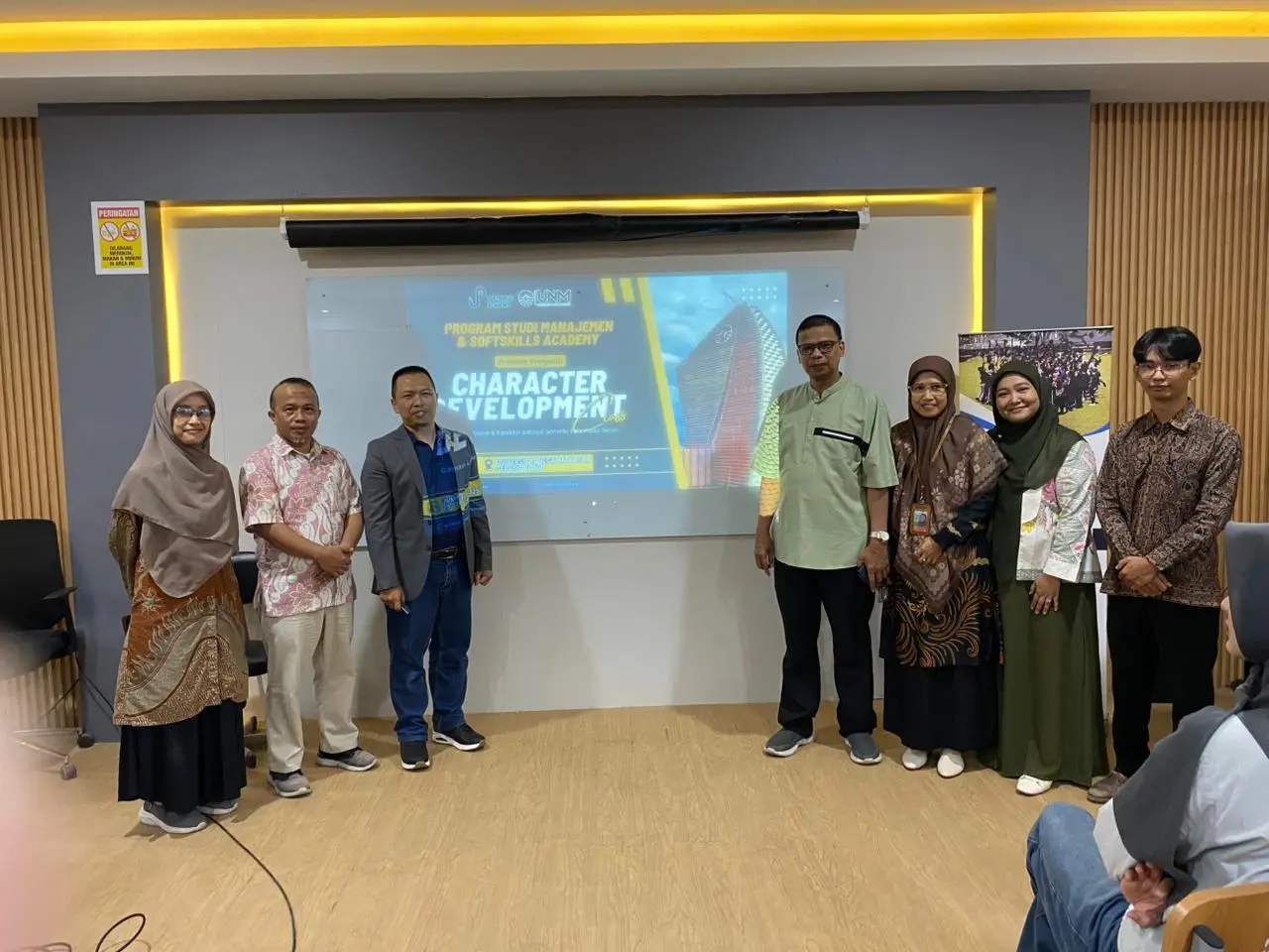 Prodi Manajemen FEB UNM dan Softskills Academy Gelar Character Development Class untuk Mahasiswa Manajemen